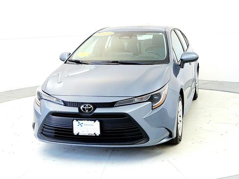 Used 2024 Toyota Corolla LE image 2