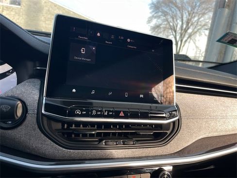 Used 2023 Jeep Compass Sport image 15