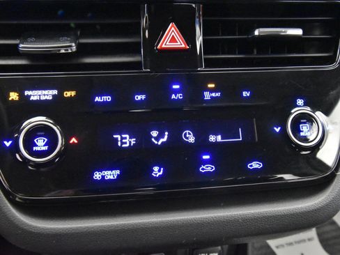 Used 2020 Hyundai Ioniq SE image 20