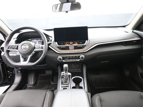 Used 2023 Nissan Altima 2.5 SV w/ SV Premium Package image 24