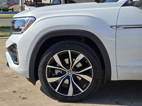 New 2026 Volkswagen Atlas Cross Sport SEL Premium R-Line image 5