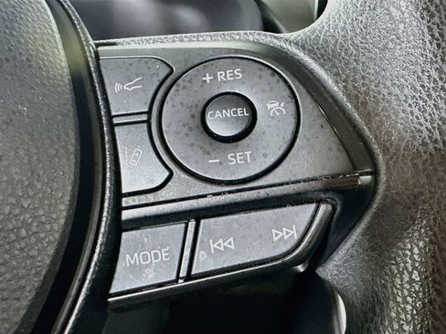 Used 2019 Toyota RAV4 XLE w/ Convenience Package FWD image 23