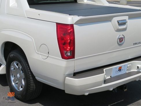 Used 2004 Cadillac Escalade EXT AWD/4WD image 15