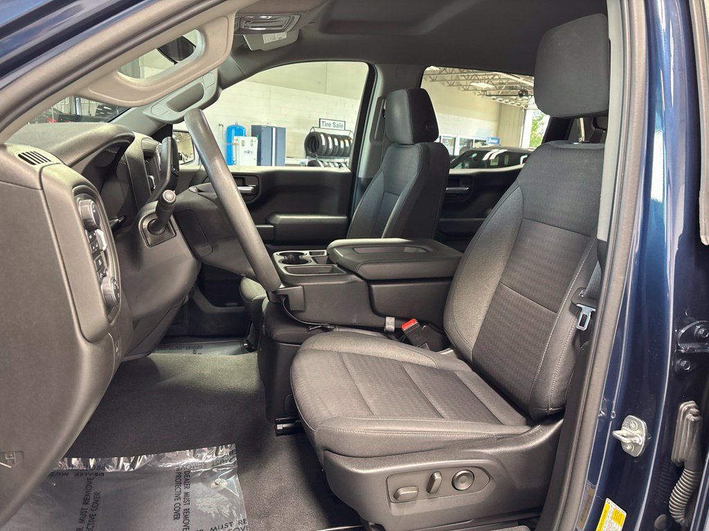 Used 2022 Chevrolet Silverado 1500 Custom AWD/4WD image 9