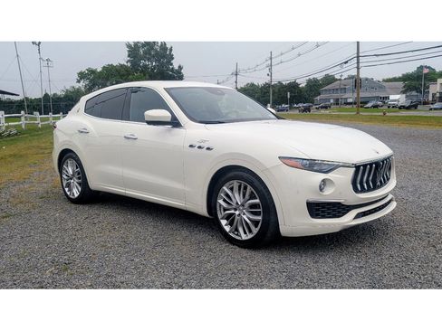 Used 2022 Maserati Levante GT image 3