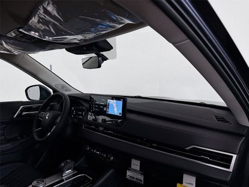 New 2026 Mitsubishi Outlander SEL image 27