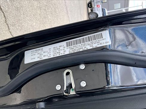 Used 2018 RAM 2500 Tradesman w/ Chrome Appearance Group image 33