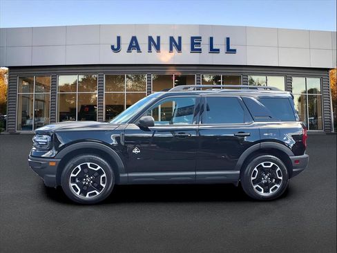 Used 2023 Ford Bronco Sport Outer Banks w/ Tech Package image 9