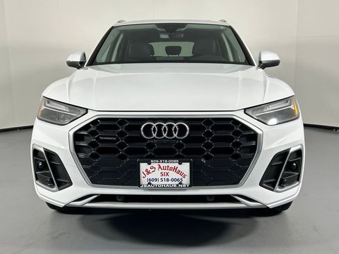 Used 2023 Audi Q5 2.0T Premium Plus w/ Premium Plus Package image 2
