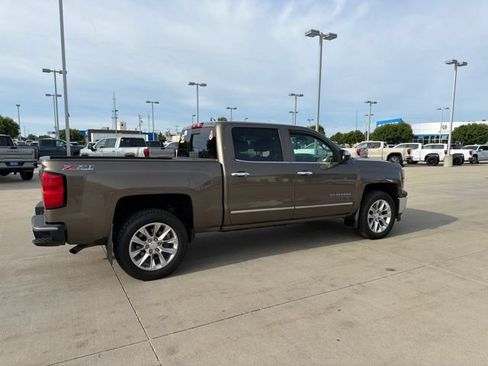 Used 2015 Chevrolet Silverado 1500 LTZ Z71 w/ LTZ Plus Package AWD/4WD image 9