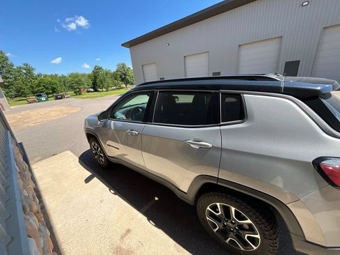 Used 2020 Jeep Compass Trailhawk AWD/4WD image 3