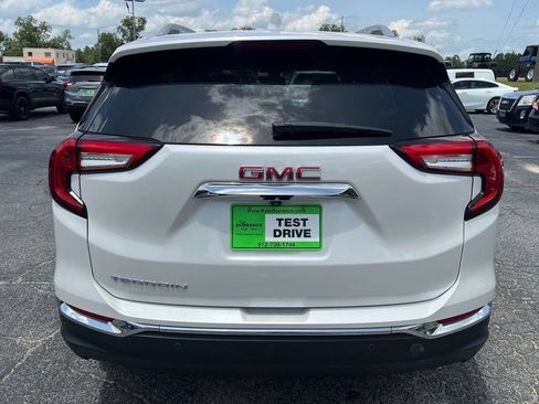 Used 2022 GMC Terrain SLT w/ Infotainment Package II FWD image 5