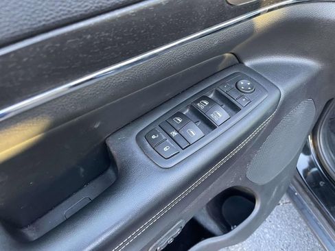 Used 2017 Jeep Grand Cherokee Limited w/ Luxury Group II image 26