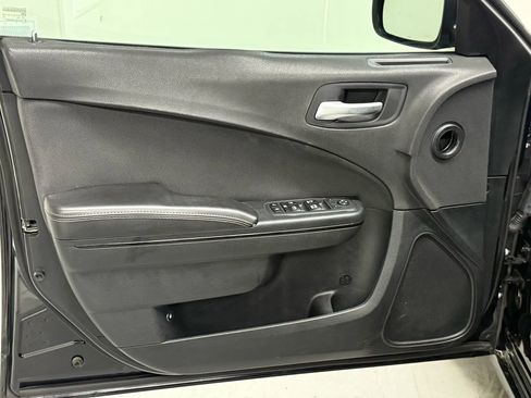 Used 2018 Dodge Charger SXT w/ Blacktop Package image 21