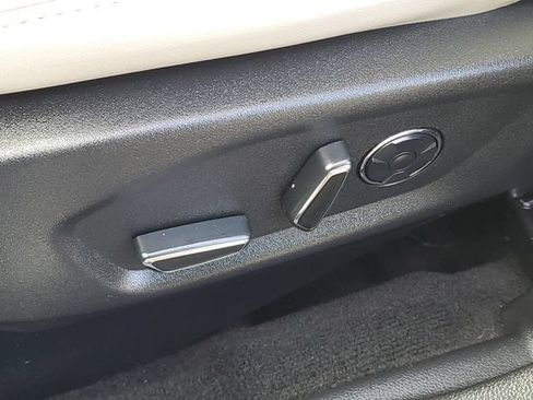 Used 2018 Ford Explorer Platinum AWD/4WD image 22