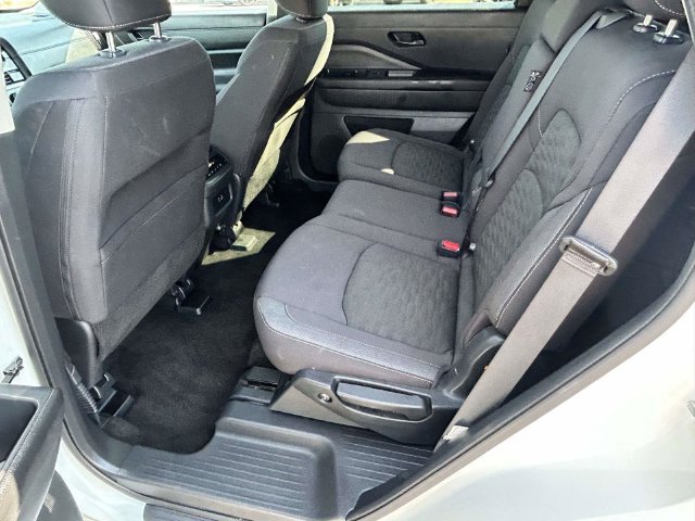 Used 2025 Nissan Pathfinder SV AWD/4WD image 14