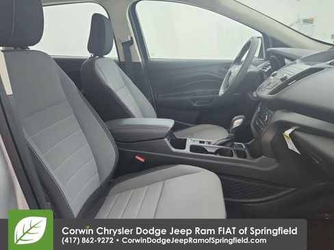 Used 2019 Ford Escape S image 30