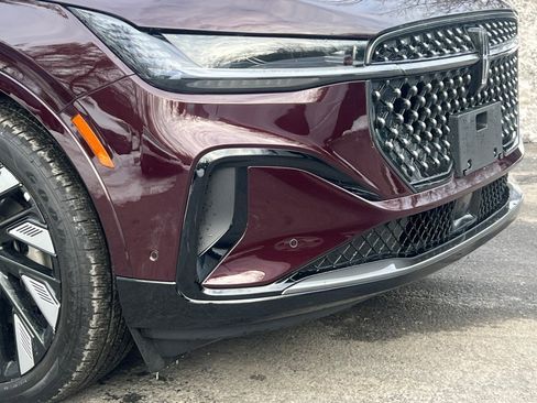 Used 2024 Lincoln Nautilus Reserve w/ Equipment Group 202A image 7