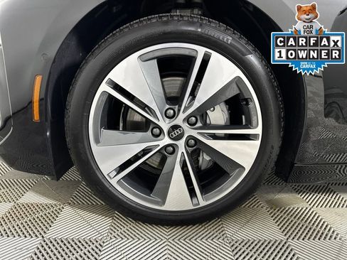 Used 2025 Audi A6 e-tron Premium Plus w/ Premium Plus image 32
