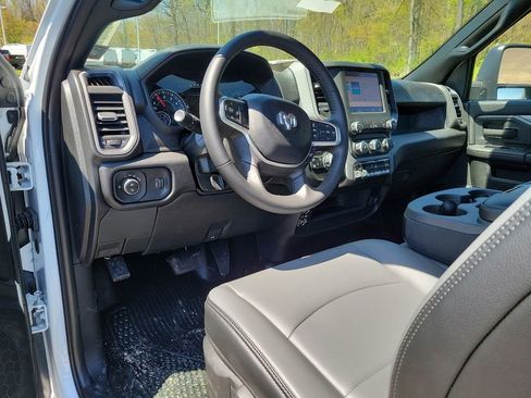 New 2024 RAM 3500 Tradesman w/ Safety Group AWD/4WD image 7