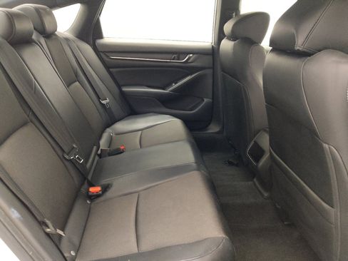 Used 2018 Honda Accord Sport image 19
