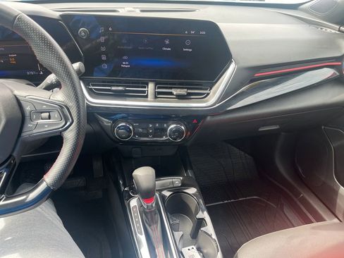 Certified 2025 Chevrolet Trax RS w/ Driver Confidence Package FWD image 18