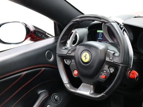 Used 2017 Ferrari California T RWD image 81