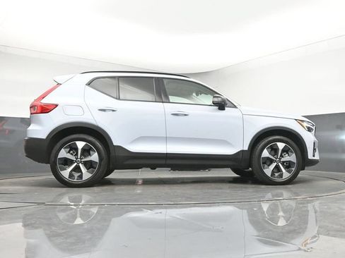 Used 2024 Volvo XC40 B5 Plus w/ Climate Package AWD/4WD image 17