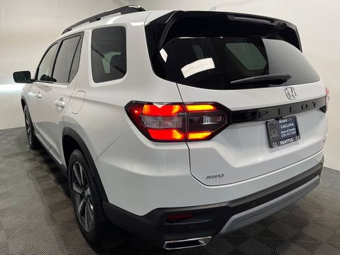 Used 2025 Honda Pilot Touring image 22