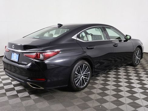 Used 2024 Lexus ES 350 w/ Premium Package FWD image 9