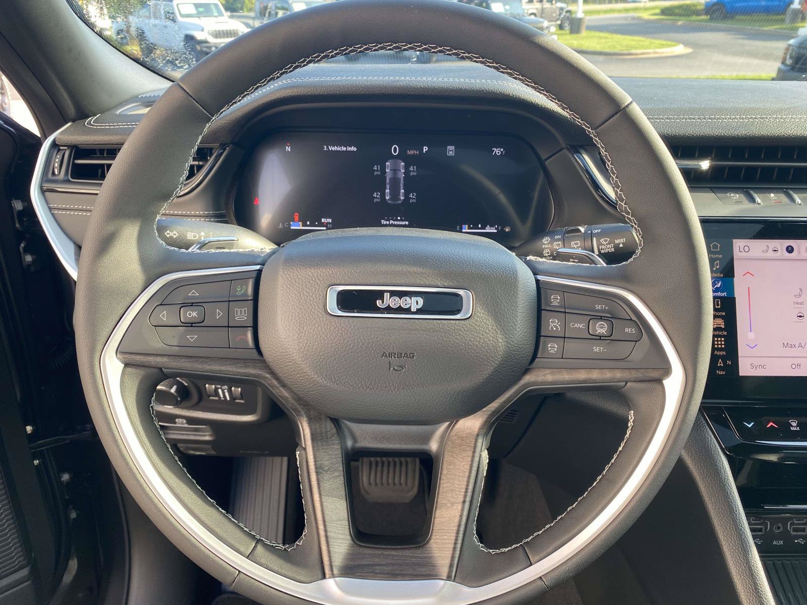 New 2026 Jeep Grand Cherokee Altitude AWD/4WD image 20