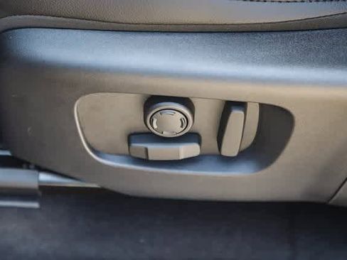 New 2024 Land Rover Discovery Sport S image 22