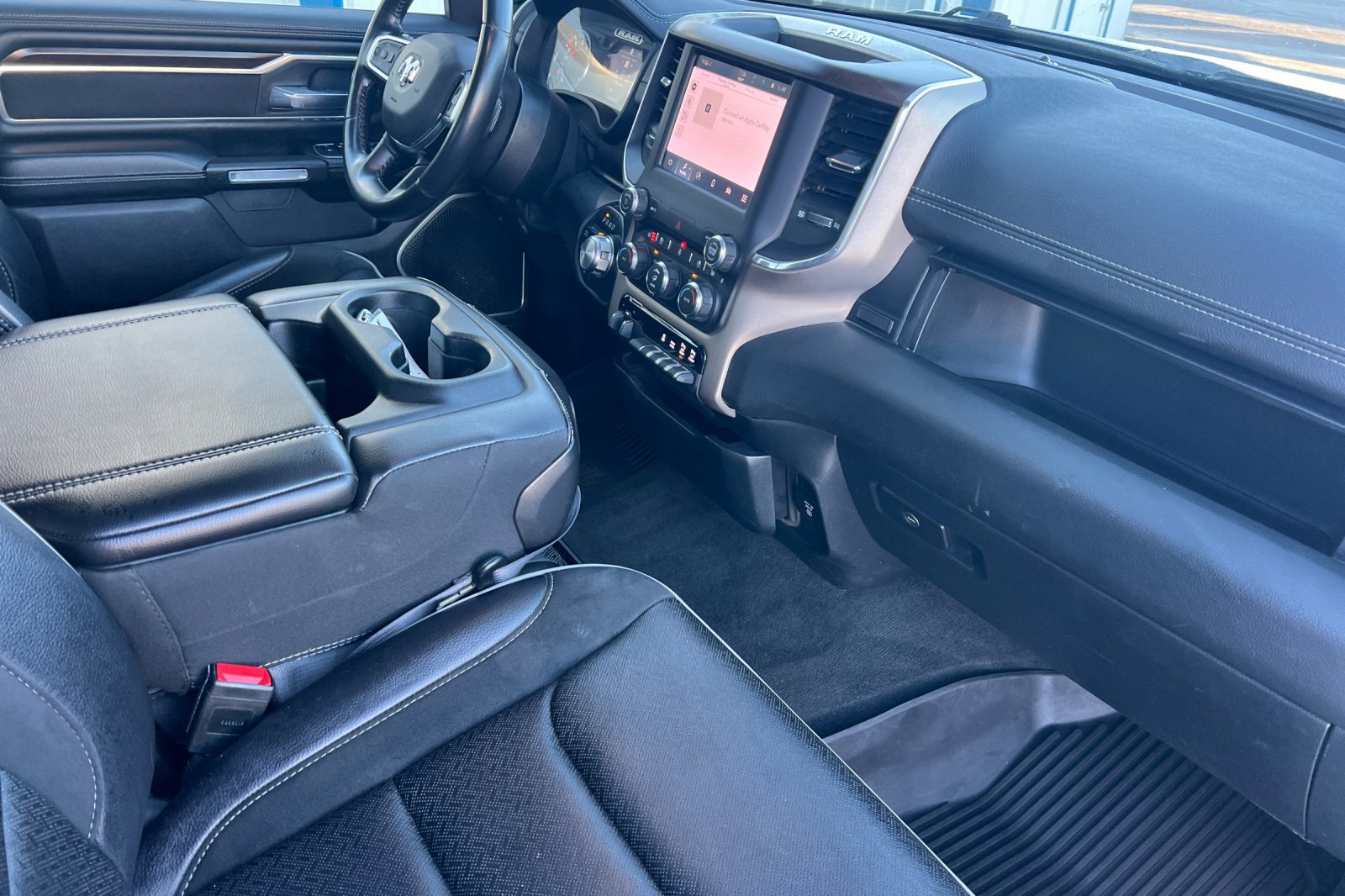 Used 2022 RAM 1500 Laramie AWD/4WD image 16