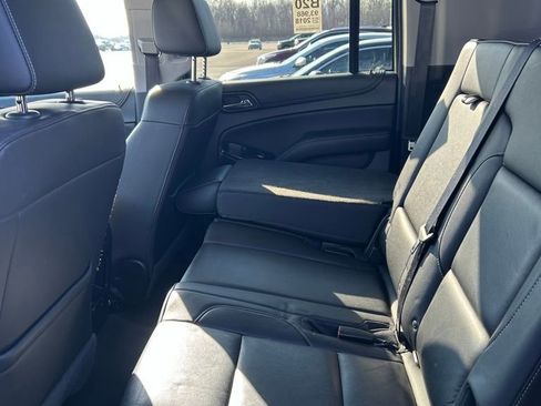 Used 2018 Chevrolet Suburban LT image 6