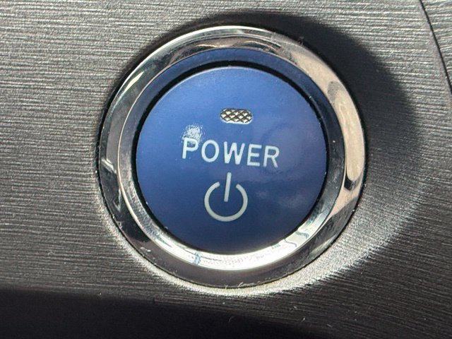 Used 2013 Toyota Prius Persona Series FWD image 25