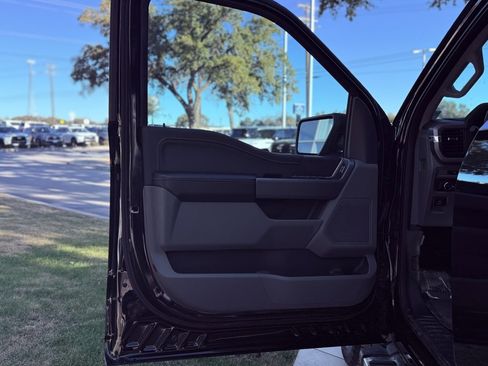 Used 2025 Ford F150 XLT w/ Equipment Group 301A Standard image 21