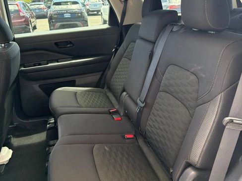 Used 2024 Nissan Pathfinder SV FWD image 5