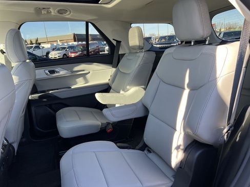 Used 2026 Ford Explorer Active image 25