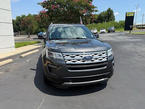 Used 2019 Ford Explorer XLT FWD image 6