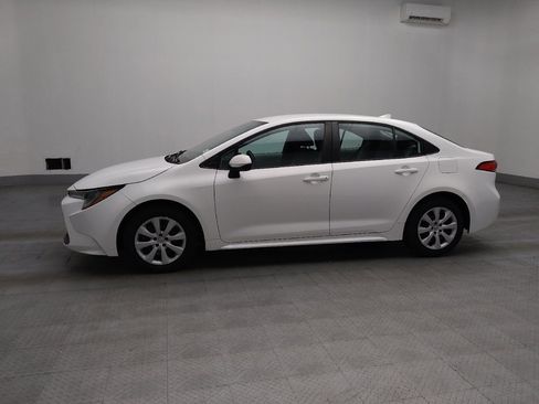 Used 2022 Toyota Corolla LE FWD image 2