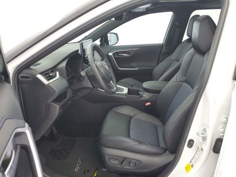 Used 2024 Toyota RAV4 XSE AWD/4WD image 19