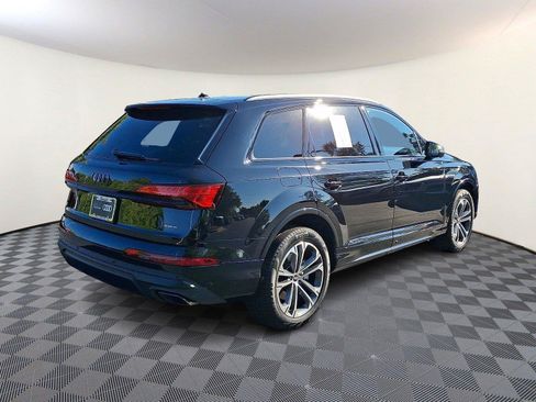 Certified 2025 Audi Q7 2.0T Premium w/ Convenience Plus Package AWD/4WD image 6