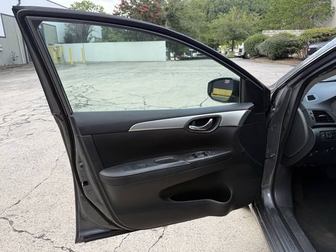 Used 2019 Nissan Sentra S FWD image 39