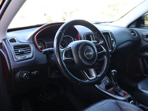 Used 2017 Jeep Compass Trailhawk w/ Popular Equipment Group AWD/4WD image 15