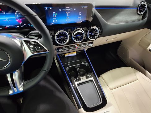 New 2026 Mercedes-Benz GLA 250 4MATIC image 19