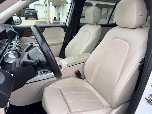 Used 2023 Mercedes-Benz GLB 250 4MATIC w/ Premium Package image 21