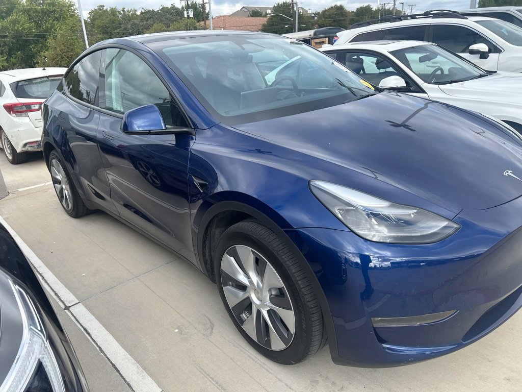 Used 2024 Tesla Model Y Long Range AWD/4WD image 2