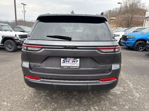 Used 2026 Jeep Grand Cherokee Altitude image 4