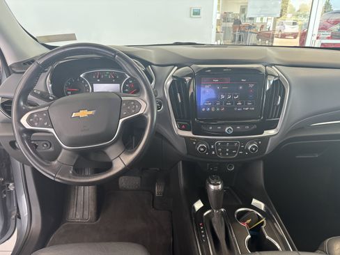 Used 2020 Chevrolet Traverse Premier FWD image 3
