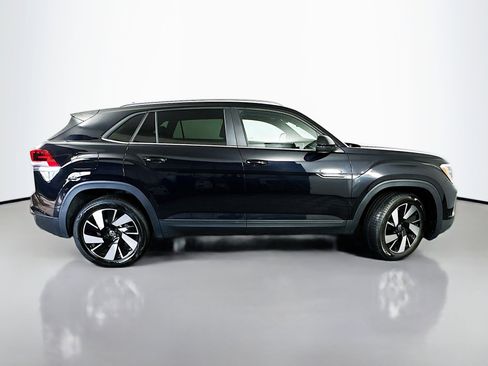 Used 2024 Volkswagen Atlas Cross Sport SE image 8